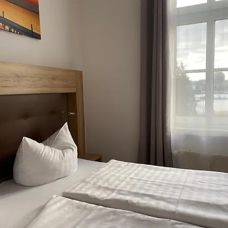 Zum Alten Faehrhaus Casa de hóspedes 3*